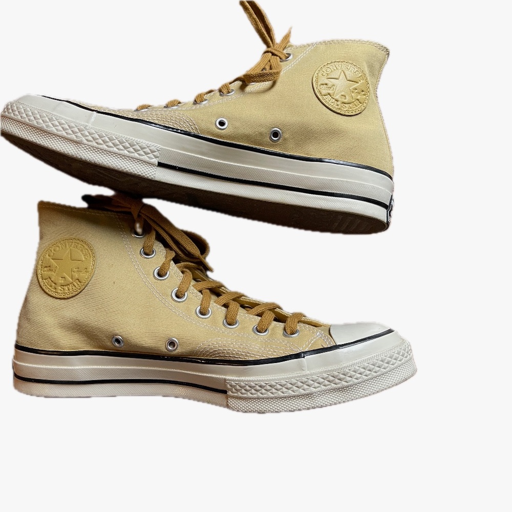 Chuck Taylor high tops (b1)